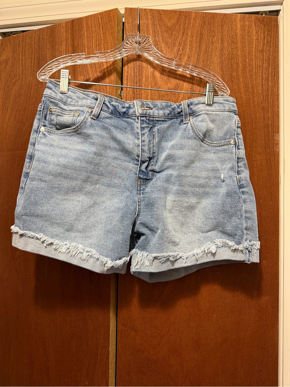 Light Wash Denim Frayed Hem Women’s Shorts